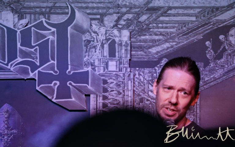 tobias_stares_right2